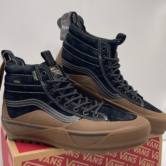 Vans Men’s Sk8-Hi Dip Mte-2
Black/Gum
VN0009QKB9M
Boots Cold Weather Sneakers - Picture 6 of 16